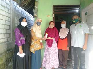 Berbagi Susu Kambing Untuk Tolak Corona